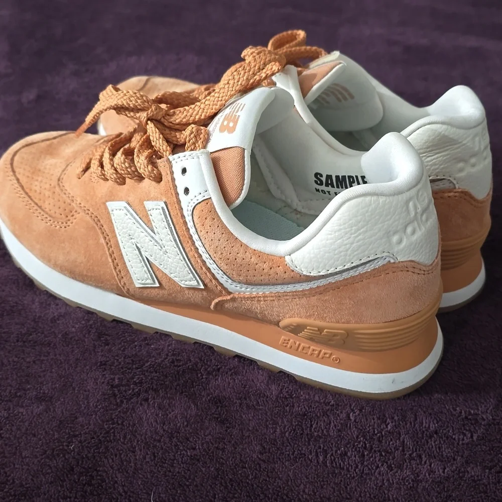 New Balance 574 Sample Sneakers - Picture 2 of 8